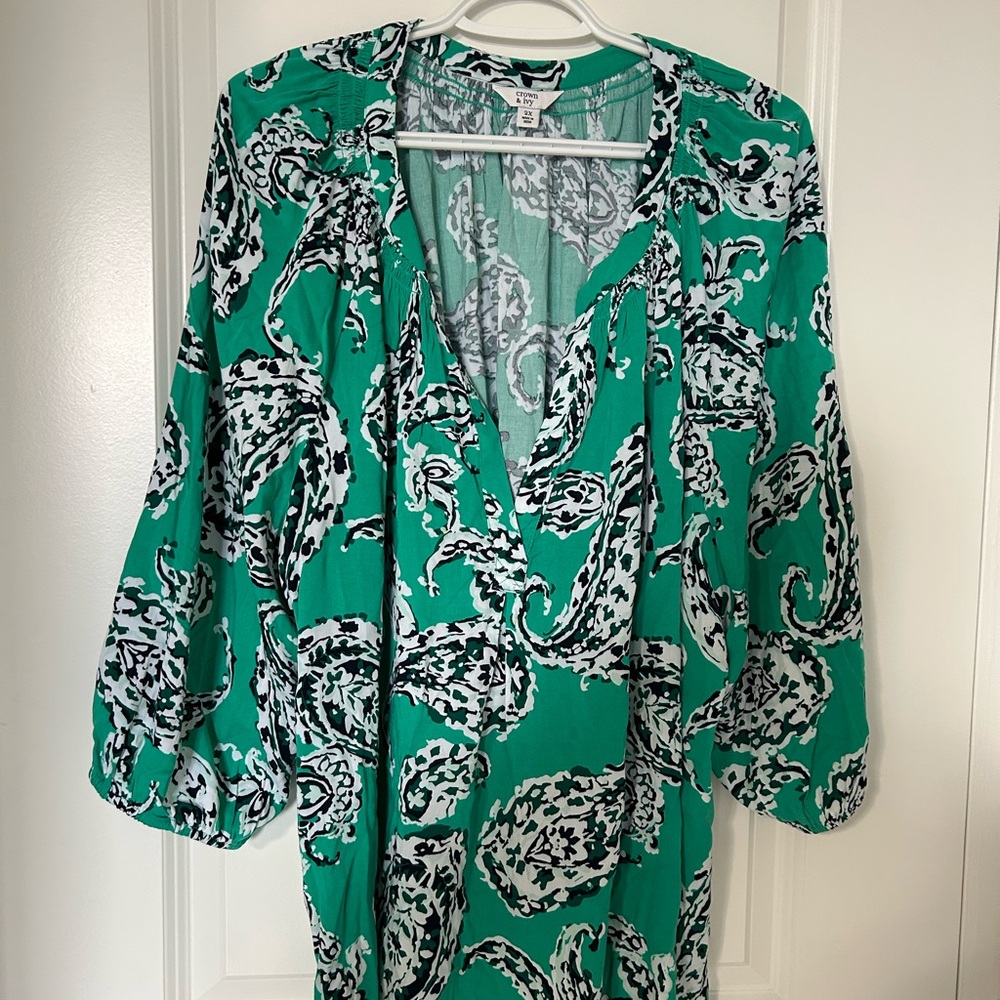 Crown&Ivy Green Paisley Top